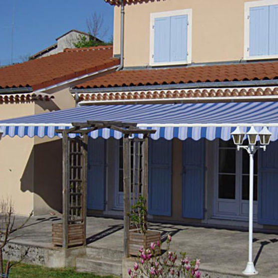  Stores bannes avec ou sans coffre | Banne Monobloc / Banne Coffre - Store banne et de jardin