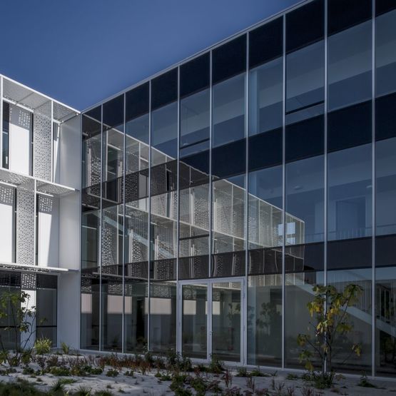 Structure aluminium pour façade rideau | CW 50-FV - produit présenté par REYNAERS ALUMINIUM