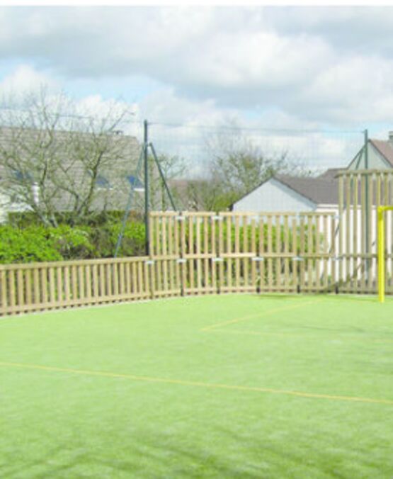  Surface de jeux extérieurs à barrière bois | Espace Loisirs - Matériel pour activités sportives
