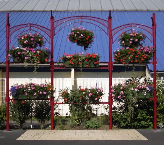 Suspente florale | Amande en acier pour aménagement urbain végétalisé