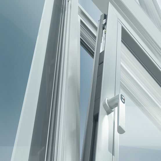 Système d&#039;ouverture automatisé pour fenêtres aluminium | Schüco TipTronic