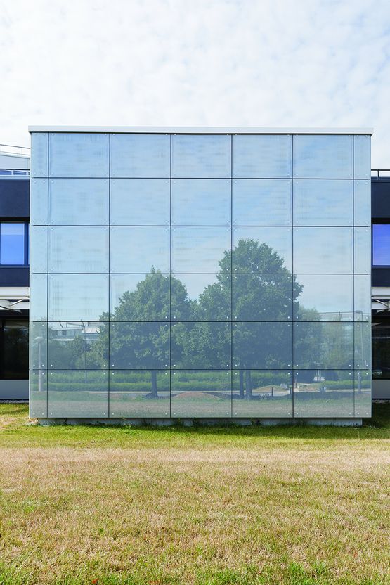  Système de bardage rapporté en vitrage émaillé sur façade ventilée | Lite-Point - SAINT-GOBAIN GLASS
