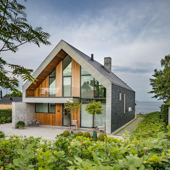 Villa P représente un nouveau pas dans l’utilisation de l’ardoise naturelle dans les dernières tendances architecturales durables 