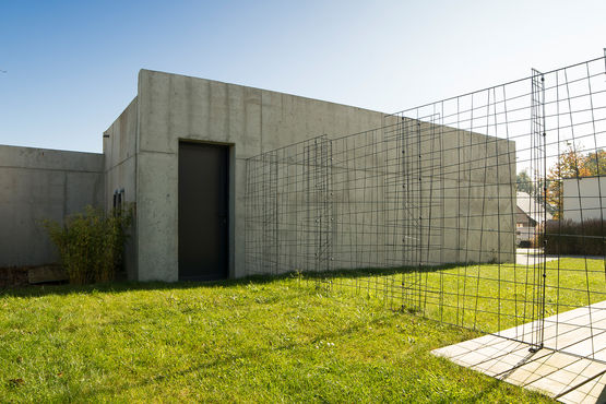 Système modulaire de clôture sans poteaux pour tous types de terrains | PlayGridz - produit présenté par SCHERTZ