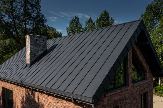 Système modulaire de couverture et bardage à joint debout FIBROGRAF - produit présenté par FIBROTUBI