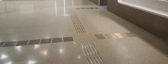  Systèmes podotactiles | Podoinox - Dalles podotactiles et autres accessoires PMR