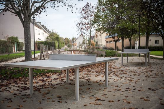 Table de ping pong en acier inoxydable pour aménagements sportifs et loisirs | 1309- produit présenté par PRO URBA
