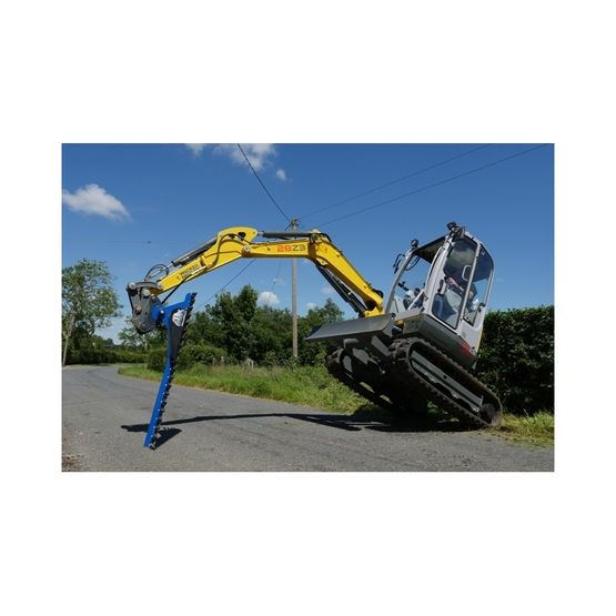 Taille haie pour mini pelles de 1 à 3.5T SLANETRAC | HC150 - FRANCE COMPACT
