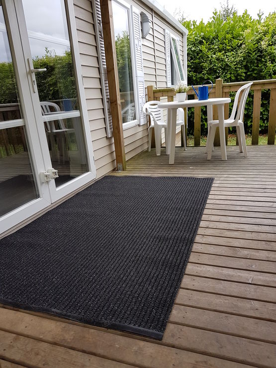 Tapis d'entrée antidérapant en 8 coloris | FOXISAFE - produit présenté par FOXI ET GRAPH INTERNATIONAL