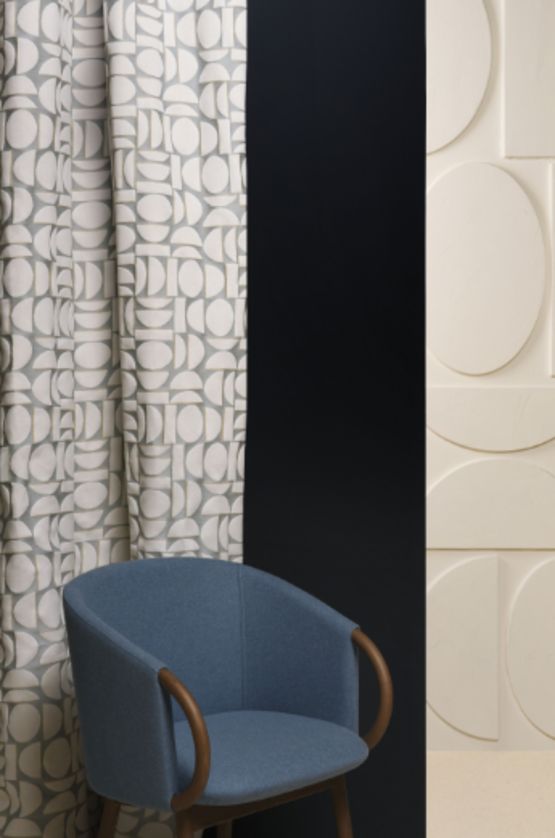 Tissu graphique pour siège, rideaux, murs et accessoires | Fjord Cognac 4260-04 - produit présenté par LELIÈVRE