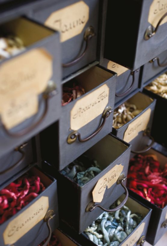 Tissus, revêtements, rideaux sur mesure - produit présenté par LELIÈVRE