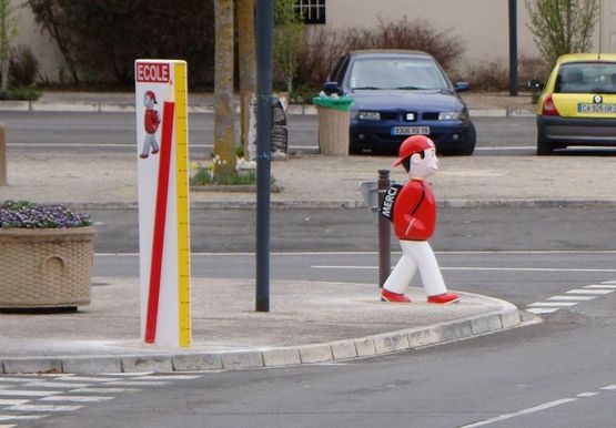  TOTEM DE SIGNALISATION REGLE DOUBLE FACE ARTHUR - Panneaux et autres signalisations routières