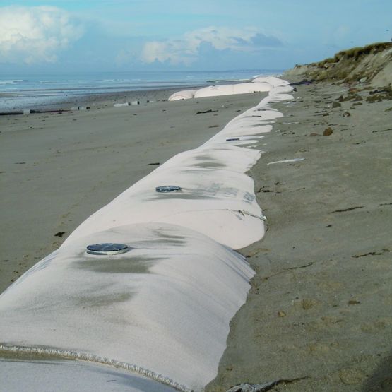  Tube en textile rempli de sable pour protection du littoral | Tencate Geotube - TENCATE BIDIM
