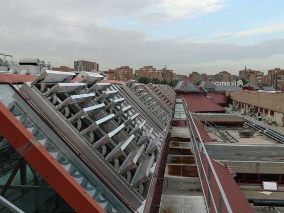 Ventelle de désenfumage à lames pour toitures et façades | Eura - produit présenté par KINGSPAN LIGHT + AIR