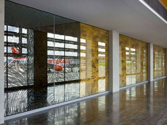  Verre décoratif aux motifs métalliques réfléchissants | Chrome Design - GLASS PARTNERS SOLUTIONS