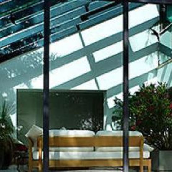 Verre facile à nettoyer pour toitures, verrières et façades d&#039;immeuble | PLANIBEL EASY - produit présenté par AGC GLASS FRANCE