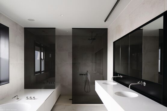  Verre gris foncé pour design intérieur et façade | Planibel Dark Grey  - Verres spéciaux