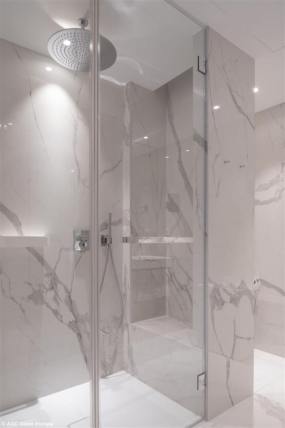 Verre pour cabine de douche | Gamme AGC Luxclear, Planibel, Matelux et Imagin - produit présenté par AGC GLASS FRANCE