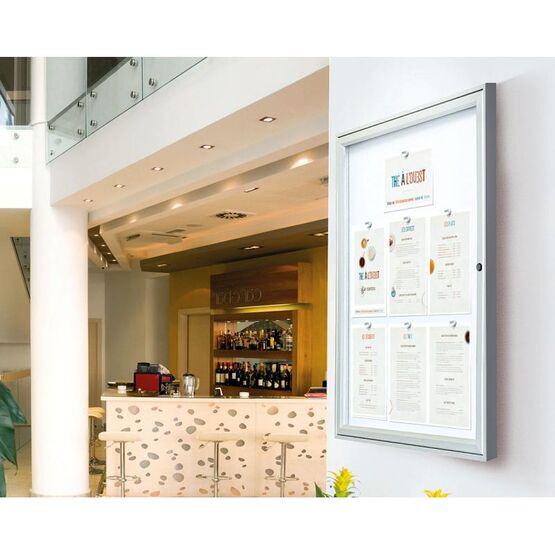  Vitrine intérieure classique pour espaces de passage fréquentés | 2-05-1-001 - SALMA STORE