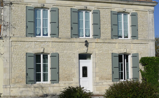 Volet battant composite polyuréthane monobloc à lames horizontales ou verticales | Poséïdon Battant - SOTHOFERM