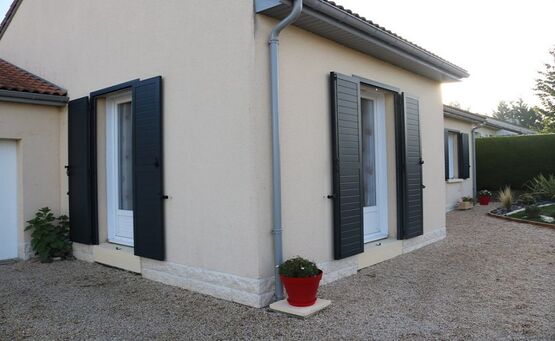 Volet battant en aluminium à cadre | Océanos Battant - produit présenté par SOTHOFERM