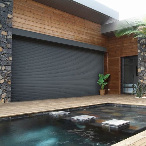  Volet roulant grandes dimensions anticyclonique en aluminium | zones tropicales - SEPALUMIC