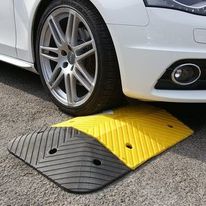 Pack ralentisseur de type dos d’âne hauteur 7.5 cm vitesse maximale 10 Km/h | PC572687