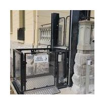 Elévateur à entraînement électrique à vis pour personnes à mobilité réduite | STRATEGOS 