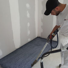 Mortier fluide à base de granulés en caoutchouc recyclés pour isolation acoustique | PHONISPRAY