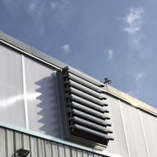 Ventelle de désenfumage à lames pour toitures et façades | Eura