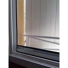 Moustiquaire à enroulement en caisson aluminium fabriquée sur mesure | Moustiquaire enroulable