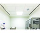 Plafond acoustique en fibre minérale hydrophobe pour le secteur santé | Thermatex Aquatec Hygena