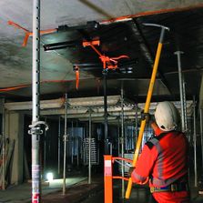 Outil longue portée pour démontage des panneaux de coffrage | Décoffreur Nanovib