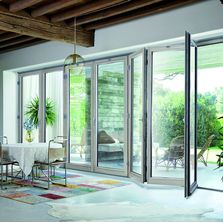 Baie à système pliant-coulissant jusqu'à 7 vantaux en bois | Inova Pliant-coulissant