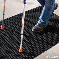 Caillebotis norme handicapés