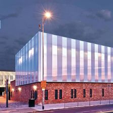 Système de bardage rapporté en polycarbonate pour habillage de façade | Danpalon BRV