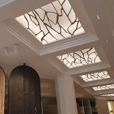 Faux plafonds de tôles perforées avec motif végétal | DAMPERE