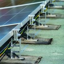 Solution d'étanchéité intégrant des attelages pour panneaux PV | Surfa 5 Topsolar