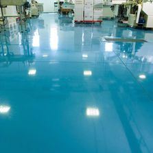 Revêtement epoxy autolissant pour sols industriels à résistance élevée | MAPEFLOOR SYSTEM 33