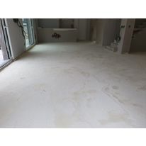 Mousse polyuréthane isolante pour bâtiments neufs ou rénovations - sous chape - plancher chauffant - cellules fermées | Icyfoam Isolat C2