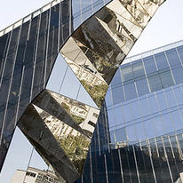 Verre de contrôle solaire réfléchissant avec reflets légèrement ambrés | Stopsol Classic