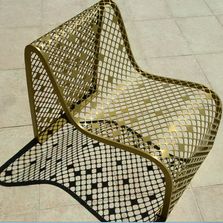 Banc et chaise design en résille d'acier découpée au laser | Assises Elinium
