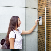 Vidéophone connecté pour la gestion des entrées en maison individuelle | Hi)