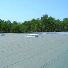 Étanchéité monocouche pour toitures inaccessibles ou techniques | IKO MONO ACIER