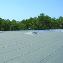 Étanchéité monocouche pour toitures inaccessibles ou techniques | IKO MONO ACIER