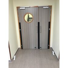 Bloc-porte coupe-feu EI 30 et Ei 60 va et vient bourrelets antipince-doigts maternelle  | CROUZILLES PROTECMA