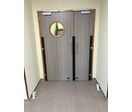 Bloc-porte coupe-feu EI 30 et Ei 60 va et vient bourrelets antipince-doigts maternelle  | CROUZILLES PROTECMA