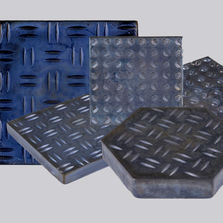 Dalles antidérapantes en basalte fondu pour sols extérieurs |  CILKA/ BEATA