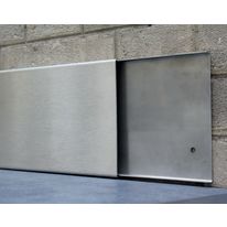 Plinthe de protection décorative en INOX et 100% personnalisable