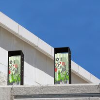Borne de voirie | Borne Graph en acier avec décor personnalisable